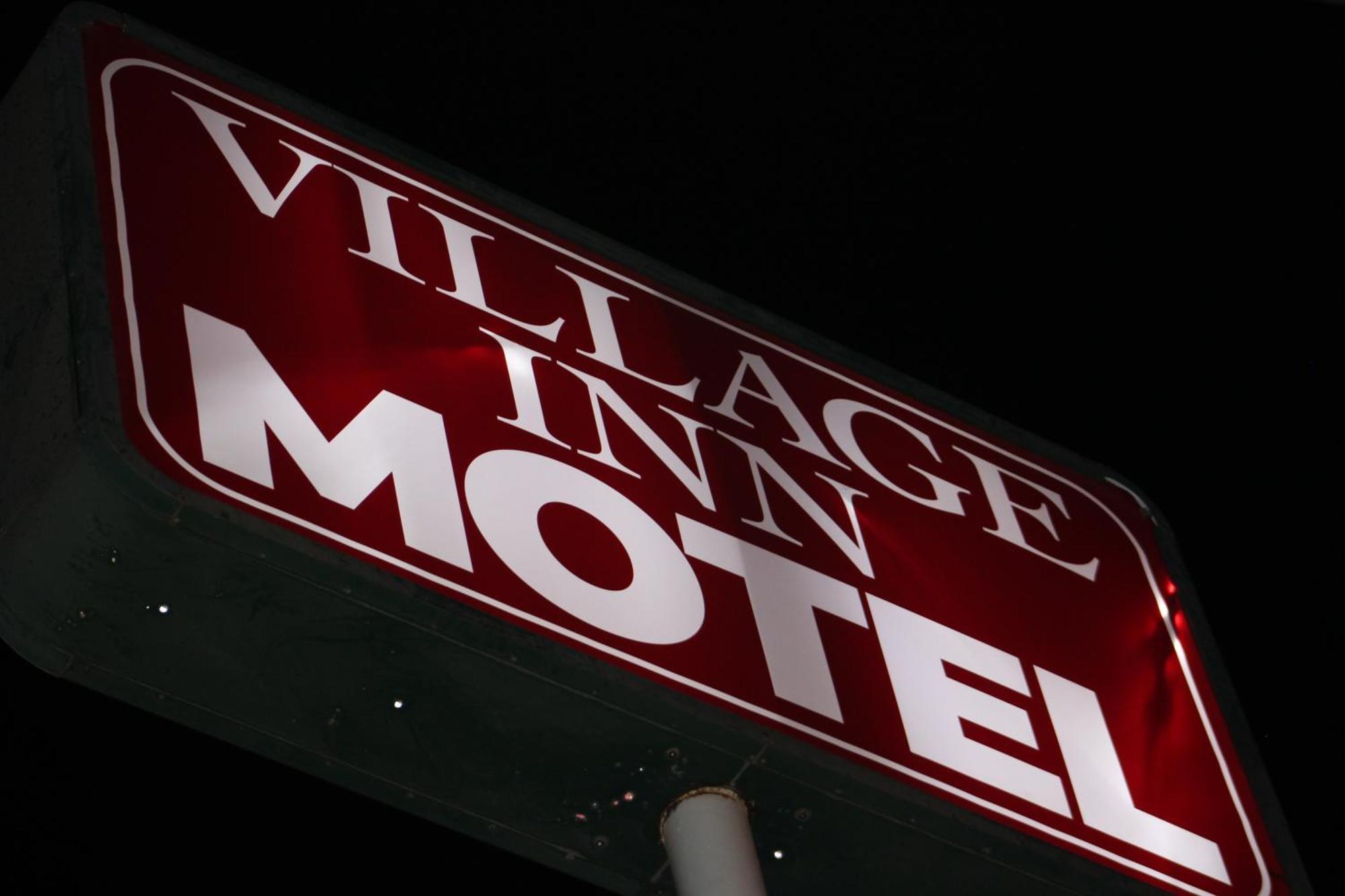 Village Inn Cotulla Ngoại thất bức ảnh