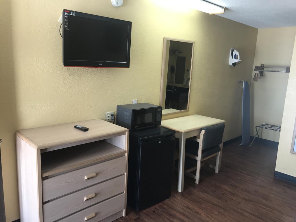 Village Inn Cotulla Ngoại thất bức ảnh