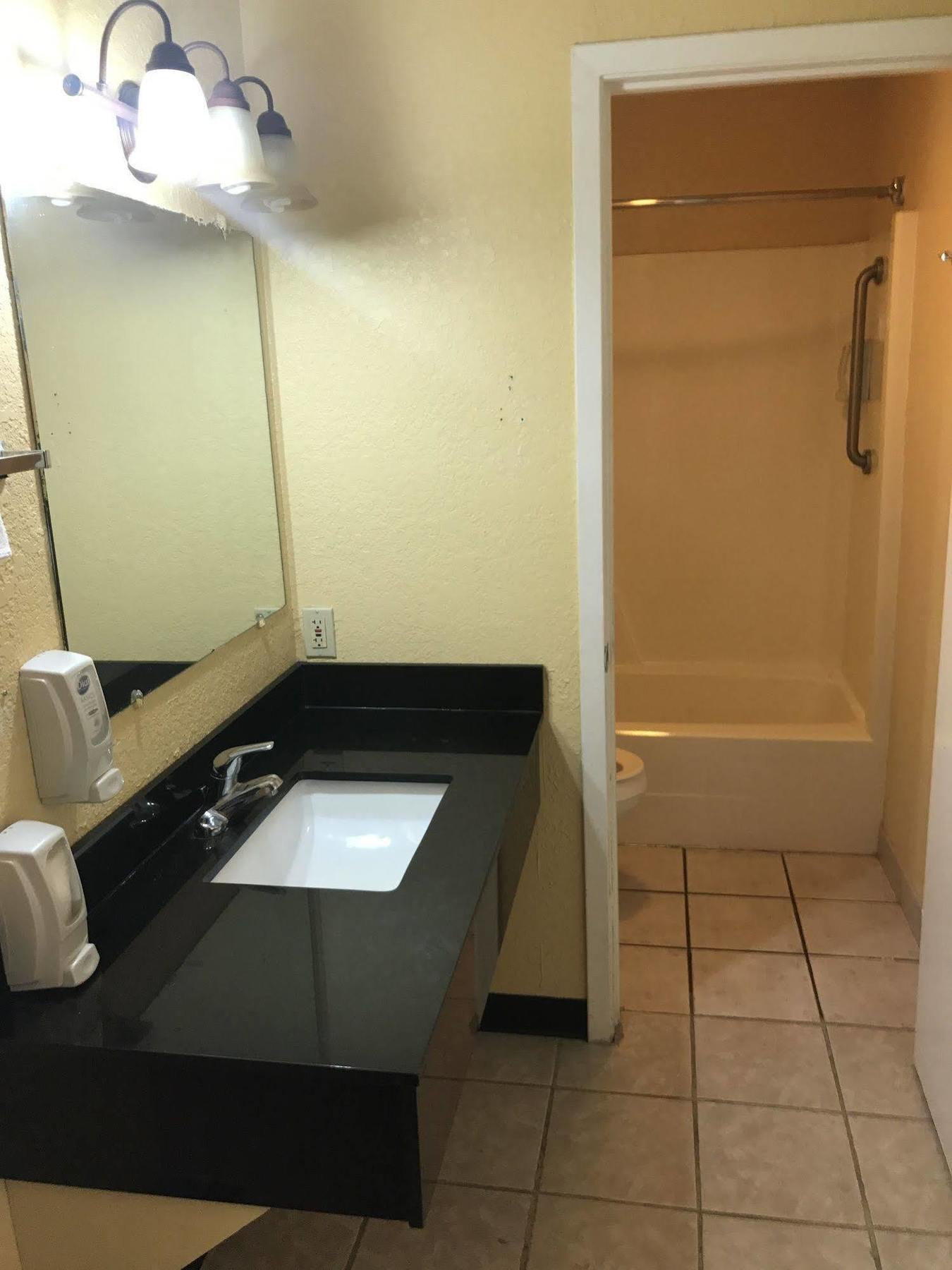 Village Inn Cotulla Ngoại thất bức ảnh